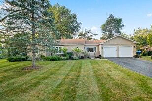 3952 Oak Ave in Northbrook, IL - Building Photo