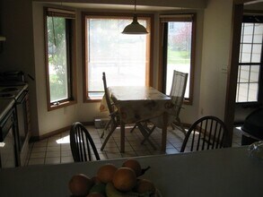 2132 Plaen View Dr in Iowa City, IA - Building Photo - Building Photo