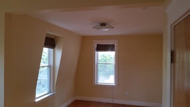 341 Hurley St #3 in Cambridge, MA - Foto de edificio - Building Photo