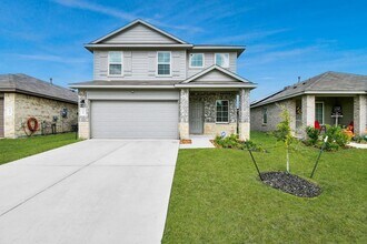 5443 Pinetree Cres Ln in Spring, TX - Foto de edificio - Building Photo