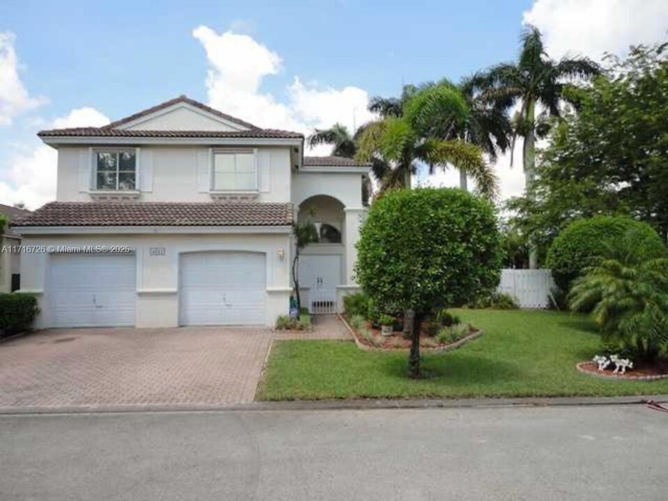 4821 SW 34th Terrace in Fort Lauderdale, FL - Building Photo