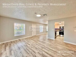 6910 Soledad Ct in Tampa, FL - Building Photo - Building Photo