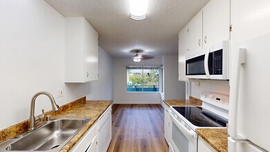 827 Las Gallinas Ave in San Rafael, CA - Building Photo - Building Photo