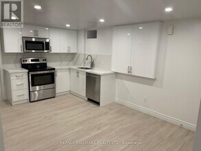 61 Cecil St in Toronto, ON - Building Photo - Building Photo