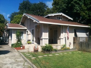 126 Leland St in Santa Rosa, CA - Foto de edificio - Building Photo