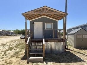 2440 TX-16 in Bandera, TX - Building Photo - Building Photo