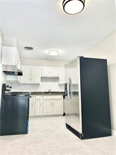 1185 Lynmoor Dr NE in Atlanta, GA - Foto de edificio - Building Photo