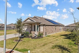 503 Thunder Cloud Dr in Mont Belvieu, TX - Foto de edificio - Building Photo