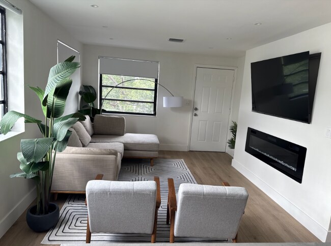 1716 SW 11th St in Miami, FL - Building Photo - Building Photo