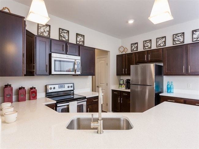 The Marquis at the Woods Apartment Homes in Webster, NY - Foto de edificio - Building Photo