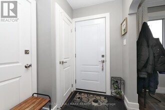 1535 Pharmacy Ave in Toronto, ON - Building Photo - Building Photo