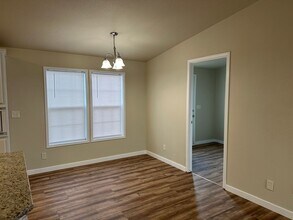 8278 24th St in White City, OR - Building Photo - Building Photo