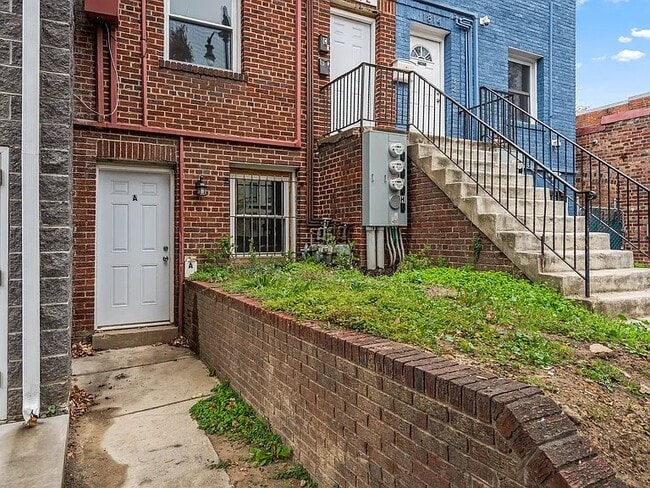 1812 Benning Rd NE