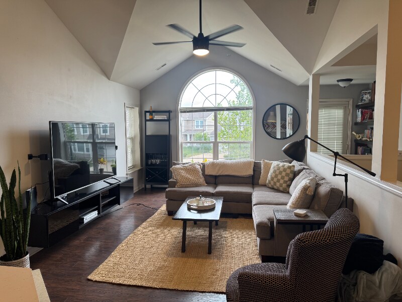 631 Worthington Dr in Lansing, MI - Building Photo