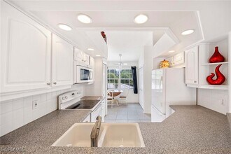 28072 Cavendish Ct in Bonita Springs, FL - Building Photo - Building Photo