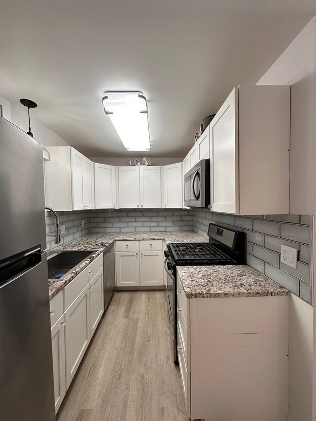 property at 1936 Oliver Ave