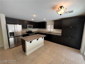 291 Broken Par Dr in Las Vegas, NV - Foto de edificio - Building Photo