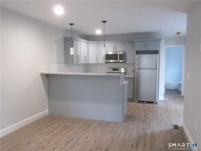 574 Chopsey Hill Rd in Bridgeport, CT - Building Photo - Building Photo