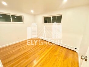 96 Amherst Ave in Waltham, MA - Foto de edificio - Building Photo