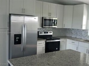 634 Royce Rd in La Belle, FL - Building Photo - Building Photo