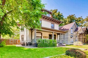 1135 Corona St in Denver, CO - Building Photo