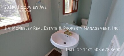 20296 Hoodview Ave in West Linn, OR - Building Photo - Building Photo