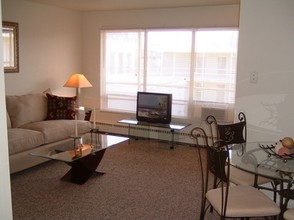 Silverstone Apartments in Warren, MI - Foto de edificio - Interior Photo