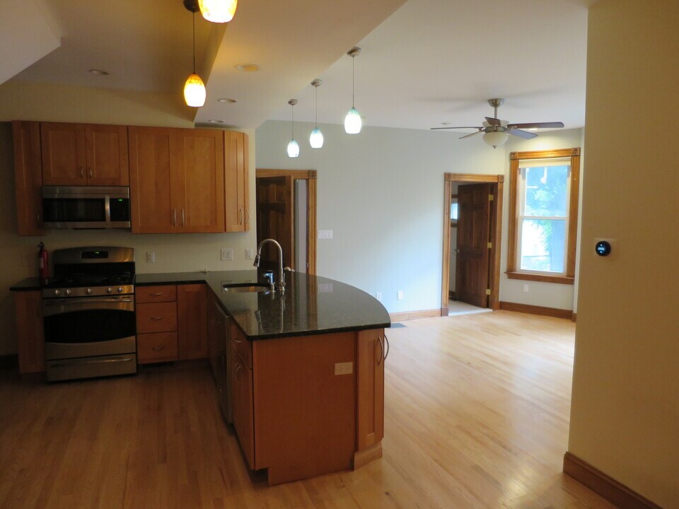 50 Meacham Rd, Unit 1 in Somerville, MA - Building Photo