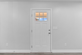 2410 Poplar St in Lynchburg, VA - Foto de edificio - Building Photo