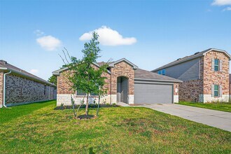 20330 Tembec Dr in Roman Forest, TX - Foto de edificio - Building Photo