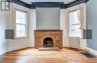 125 Madison Ave in Toronto, ON - Building Photo - Building Photo