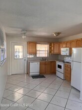 221 Madison Ave in Cape Canaveral, FL - Building Photo - Building Photo