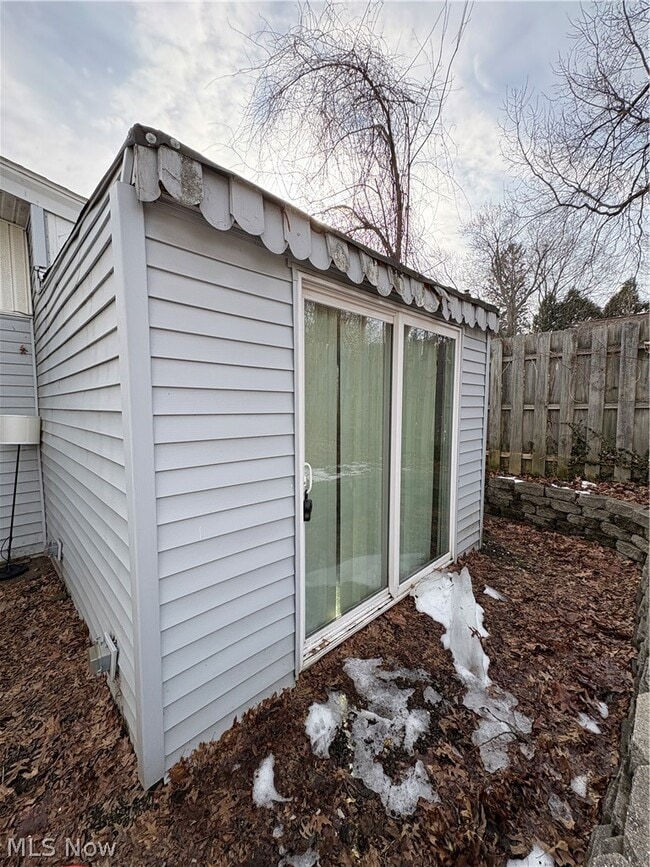 74 Homestead Dr in Youngstown, OH - Building Photo - Building Photo