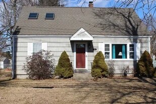 1412 Wilbraham Rd in Springfield, MA - Building Photo