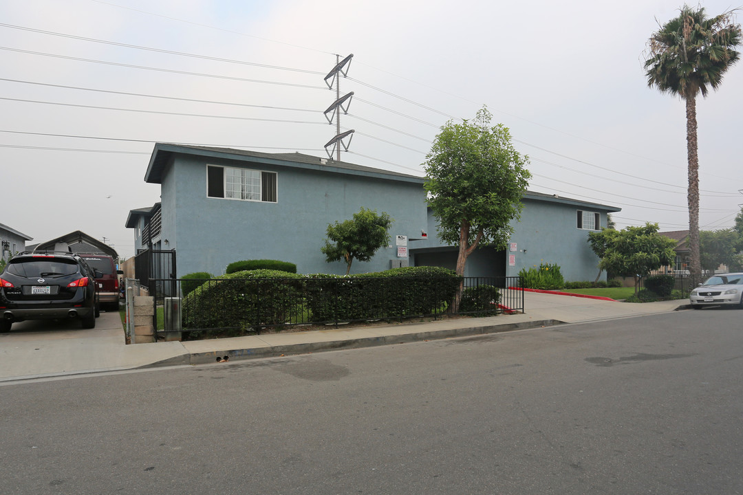 La Gema Del Barrio in Santa Ana, CA - Building Photo