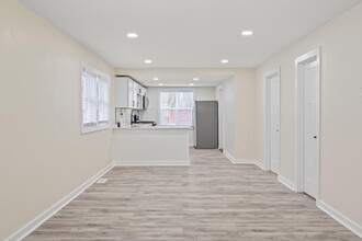 3949 Hoyt Ave in Indianapolis, IN - Building Photo - Building Photo