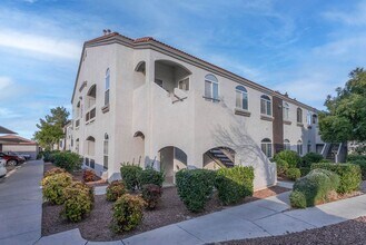700 Carnegie St in Henderson, NV - Building Photo - Building Photo