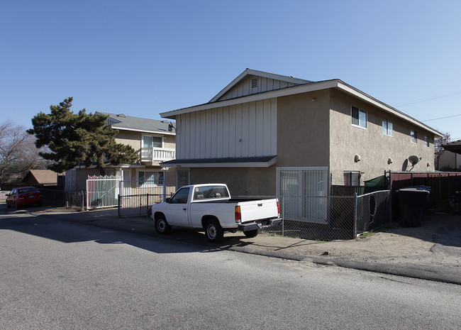 33070 Jamieson St in Lake Elsinore, CA - Foto de edificio - Building Photo