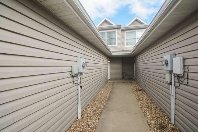 2959 Monroe Dr NW in Rochester, MN - Building Photo - Building Photo