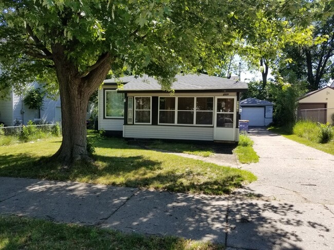 property at 1110 Dallas Ave SE