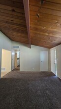 2707 Wenatchee Ave in Bakersfield, CA - Building Photo - Building Photo
