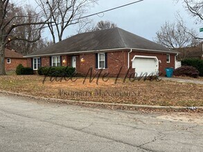 3464 S Kickapoo Ave in Springfield, MO - Building Photo - Building Photo