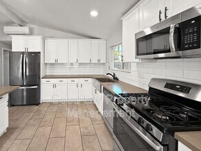 3046 Mission Village Dr in San Diego, CA - Building Photo - Building Photo