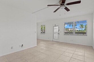 2044 Hythe A in Boca Raton, FL - Building Photo - Building Photo