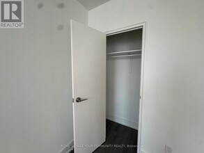 135 Tyndall Ave in Toronto, ON - Building Photo - Building Photo