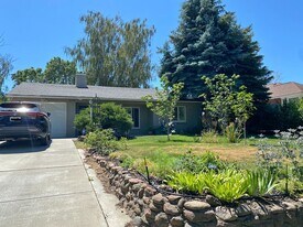 3104 Barge St in Yakima, WA - Building Photo