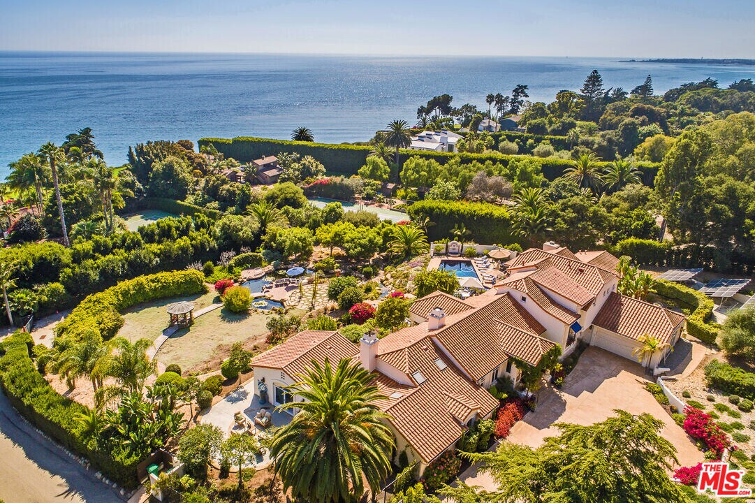 1601 Alisa Ln in Santa Barbara, CA - Building Photo