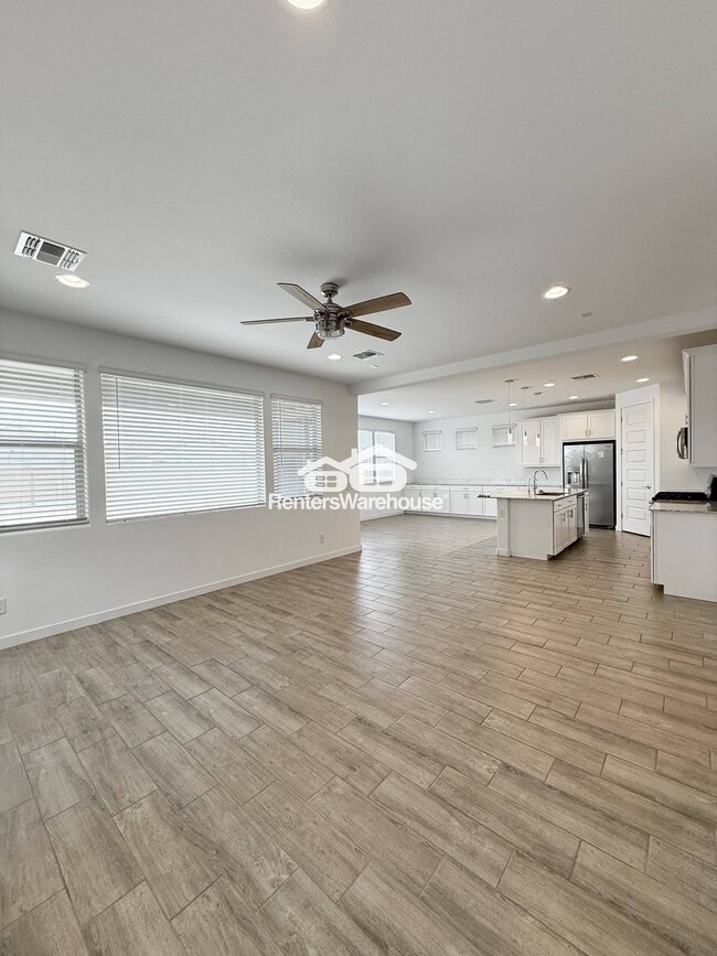 4345 N 94th Dr in Phoenix, AZ - Foto de edificio - Building Photo