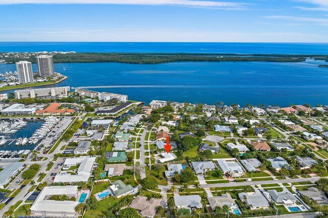 130 Gulfstream Rd in North Palm Beach, FL - Building Photo - Building Photo