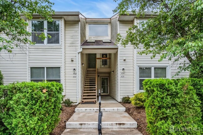 property at 492 Bayberry Ct
